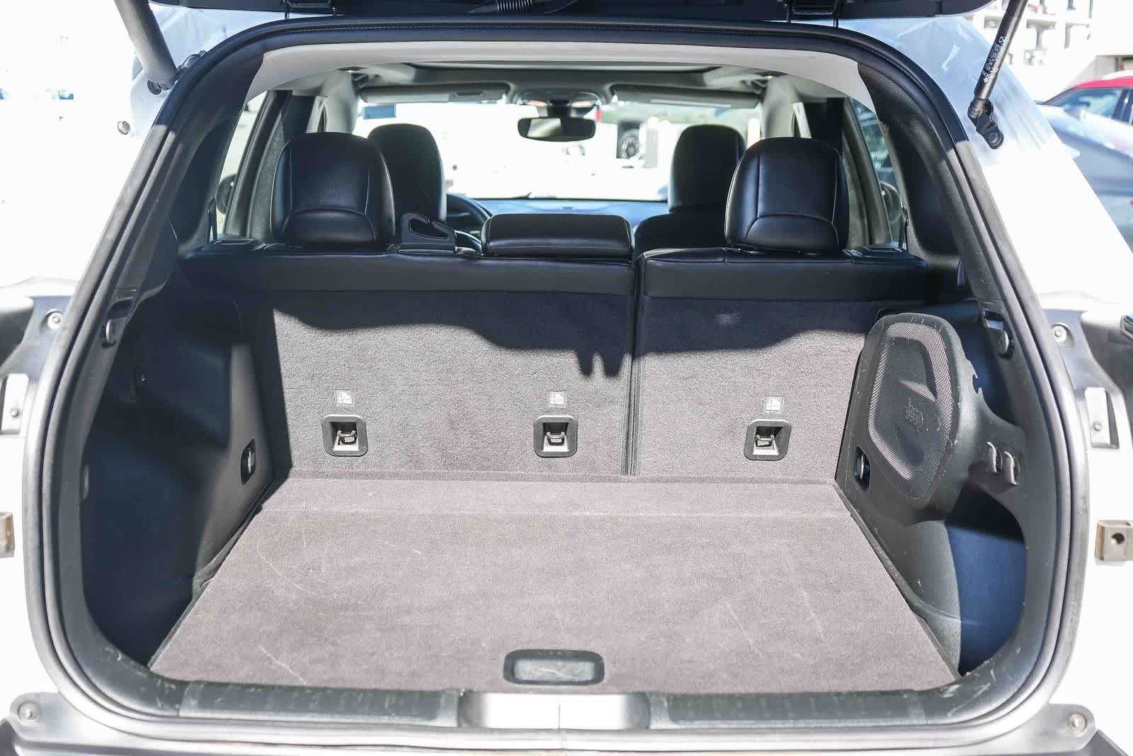 Used 2022 Jeep Cherokee Latitude Lux FWD image 25