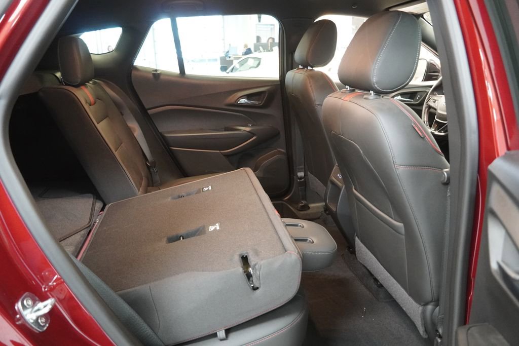 Used 2024 Chevrolet Trax RS w/ Driver Confidence Package image 29