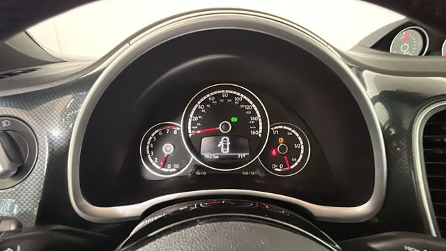 Used 2013 Volkswagen Beetle Turbo FWD image 17