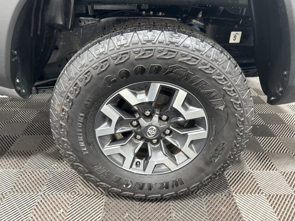 Used 2023 Toyota Tacoma TRD Off-Road image 30