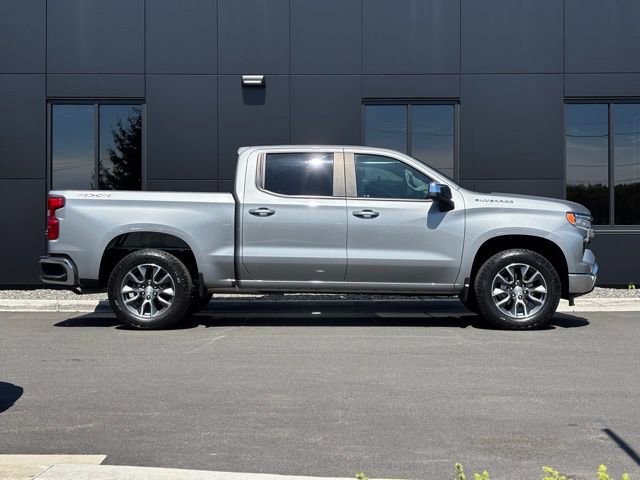 Used 2024 Chevrolet Silverado 1500 LT AWD/4WD image 8