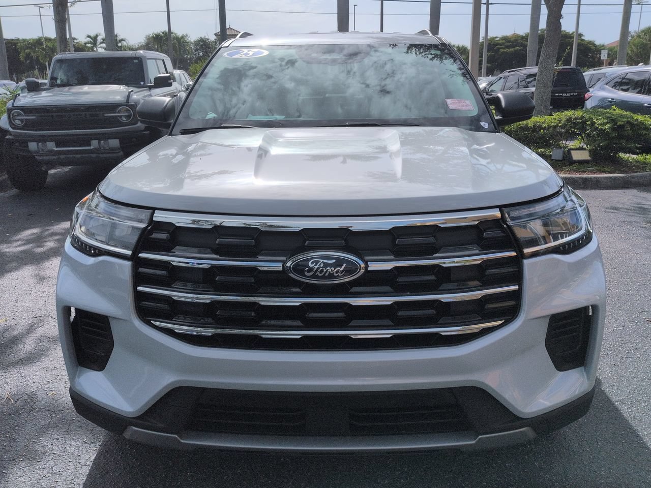 Certified 2025 Ford Explorer Active RWD image 9