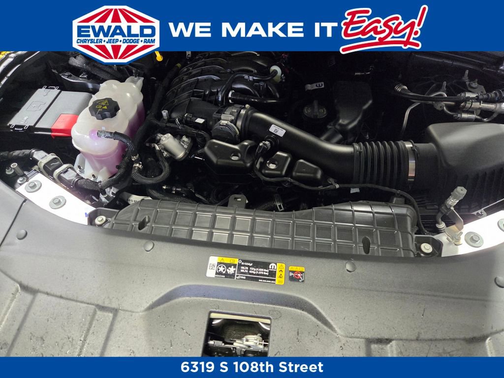 New 2025 Jeep Grand Cherokee L Limited w/ Trailer Tow Package image 23