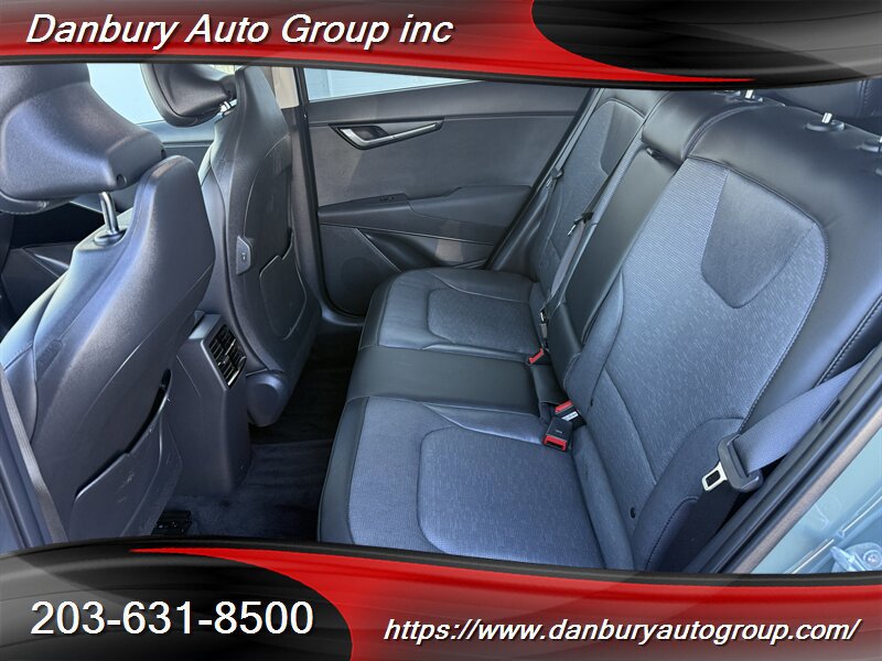 Used 2023 Kia Niro SX Touring FWD image 10