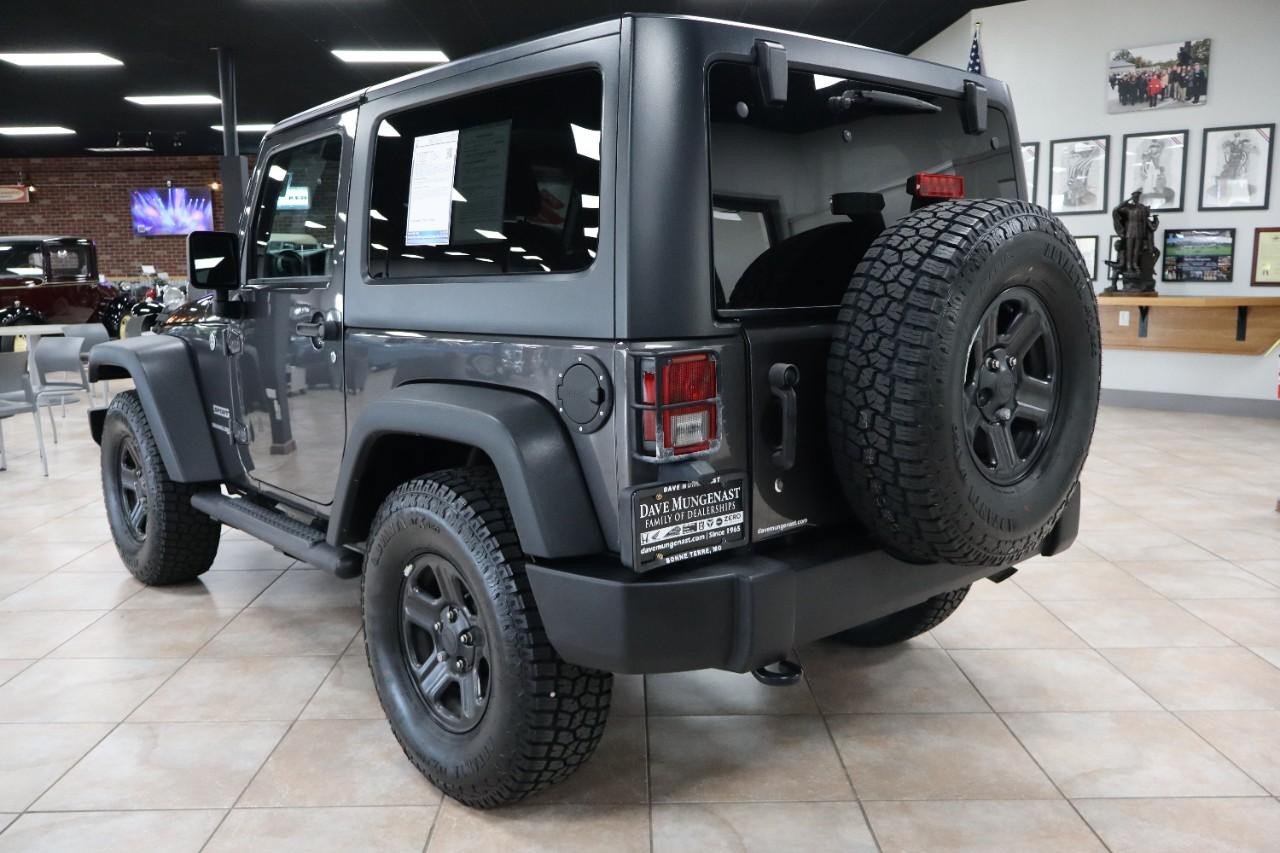 Used 2018 Jeep Wrangler Sport w/ Connectivity Group AWD/4WD image 4
