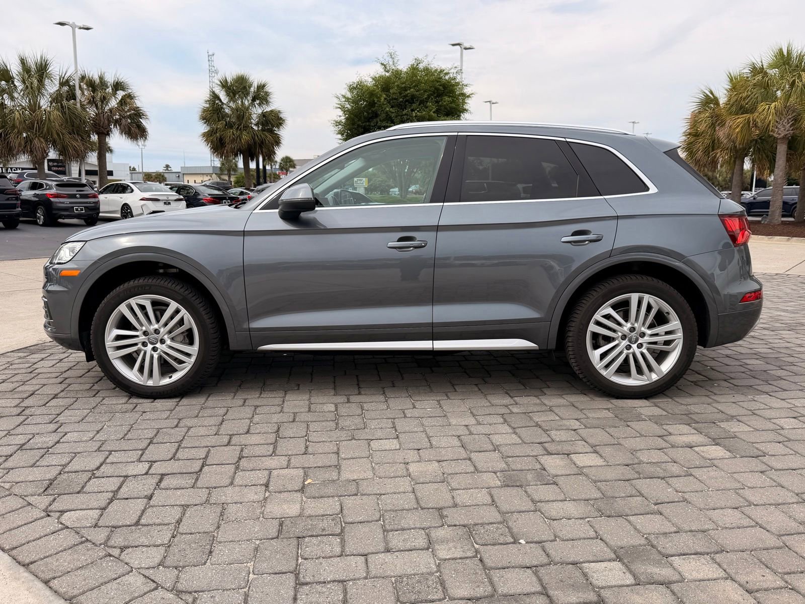 Used 2020 Audi Q5 2.0T Premium Plus w/ Premium Plus Package AWD/4WD image 12