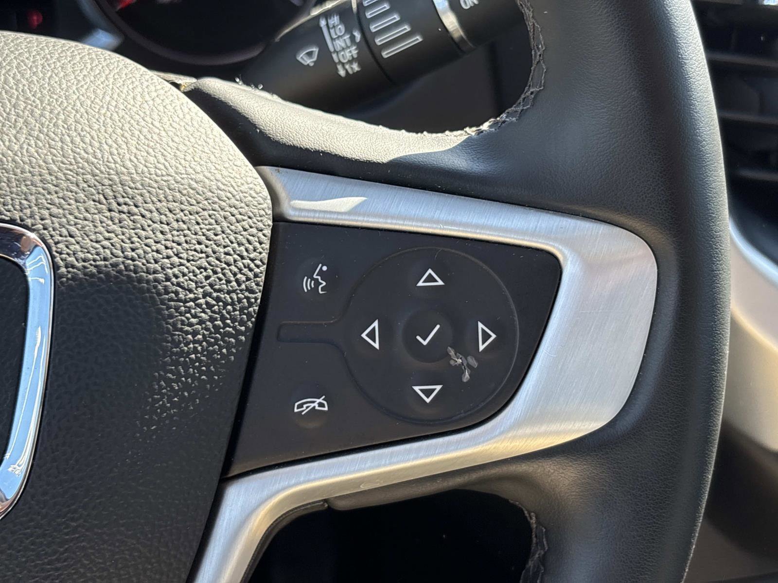 Certified 2023 GMC Acadia SLT image 18