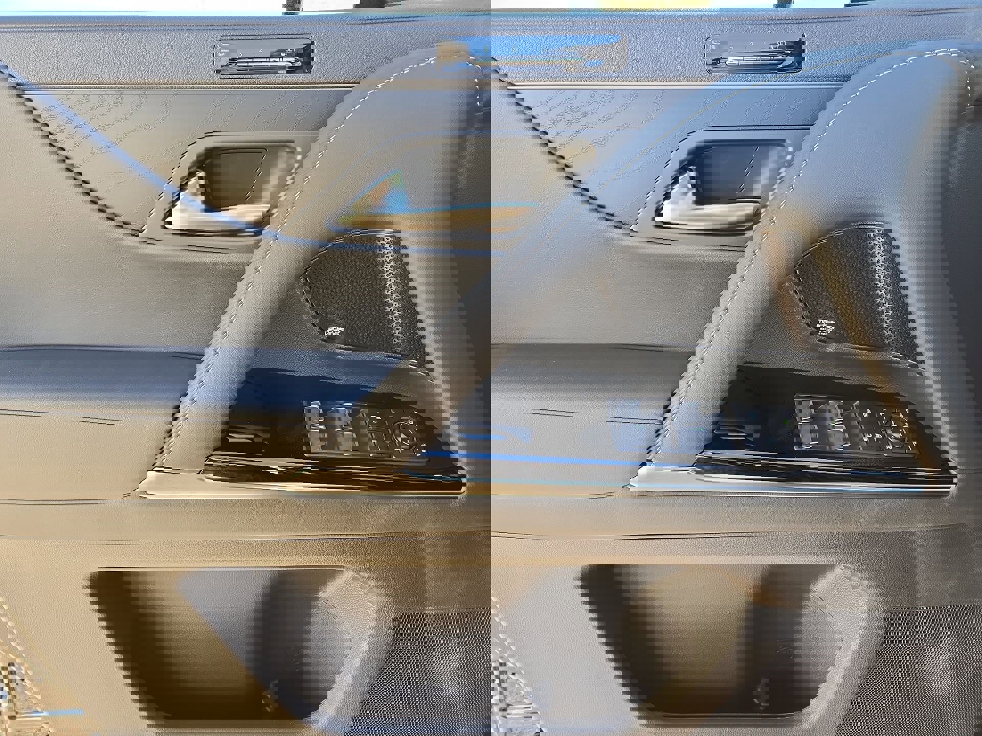 New 2026 Lexus LX 700h Luxury image 15