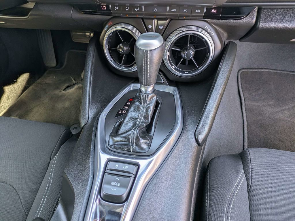 Used 2018 Chevrolet Camaro LT w/ Technology Package image 17