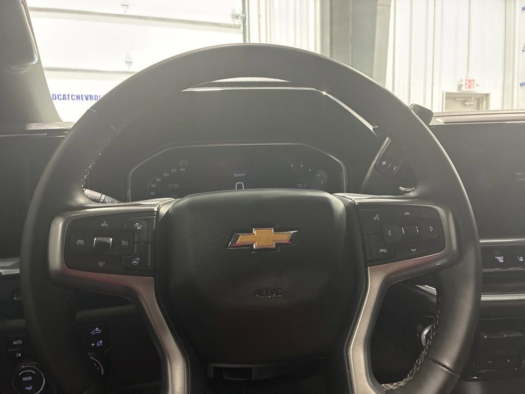 Used 2025 Chevrolet Silverado 2500 LTZ w/ LTZ Premium Package AWD/4WD image 25