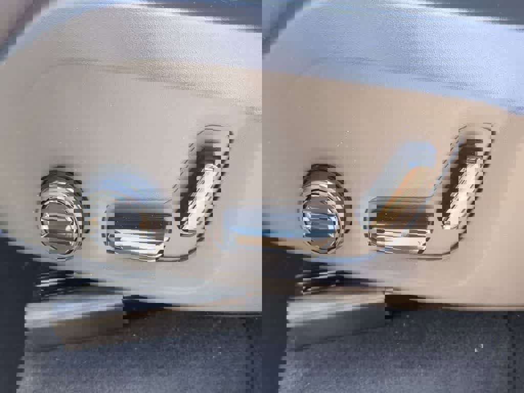 Used 2026 Volvo XC90 B6 Plus w/ Protection Package Premier image 15