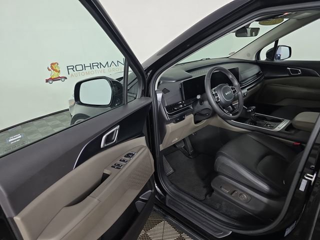 Used 2025 Kia Carnival FWD image 18