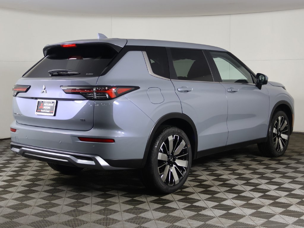 New 2026 Mitsubishi Outlander SE AWD/4WD image 12