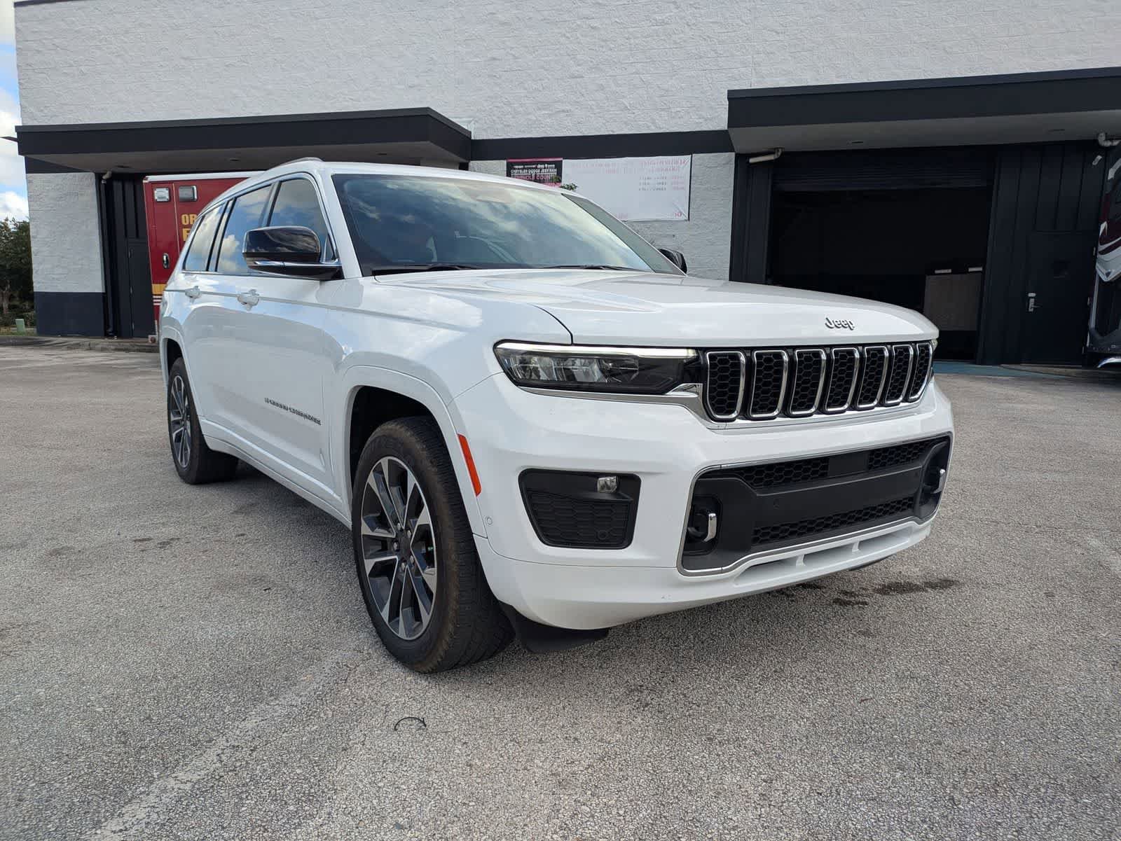 Certified 2022 Jeep Grand Cherokee L Overland AWD/4WD image 3