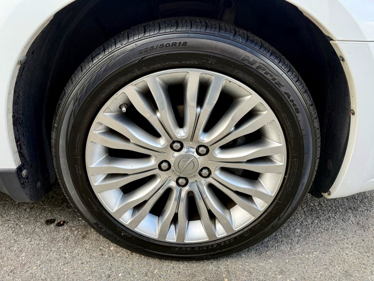 Used 2011 Chrysler 200 Limited FWD image 35