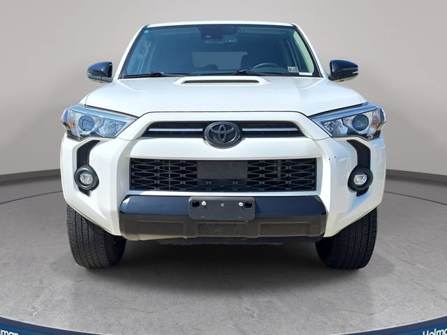 Used 2021 Toyota 4Runner Venture w/ Moonroof Package AWD/4WD image 3