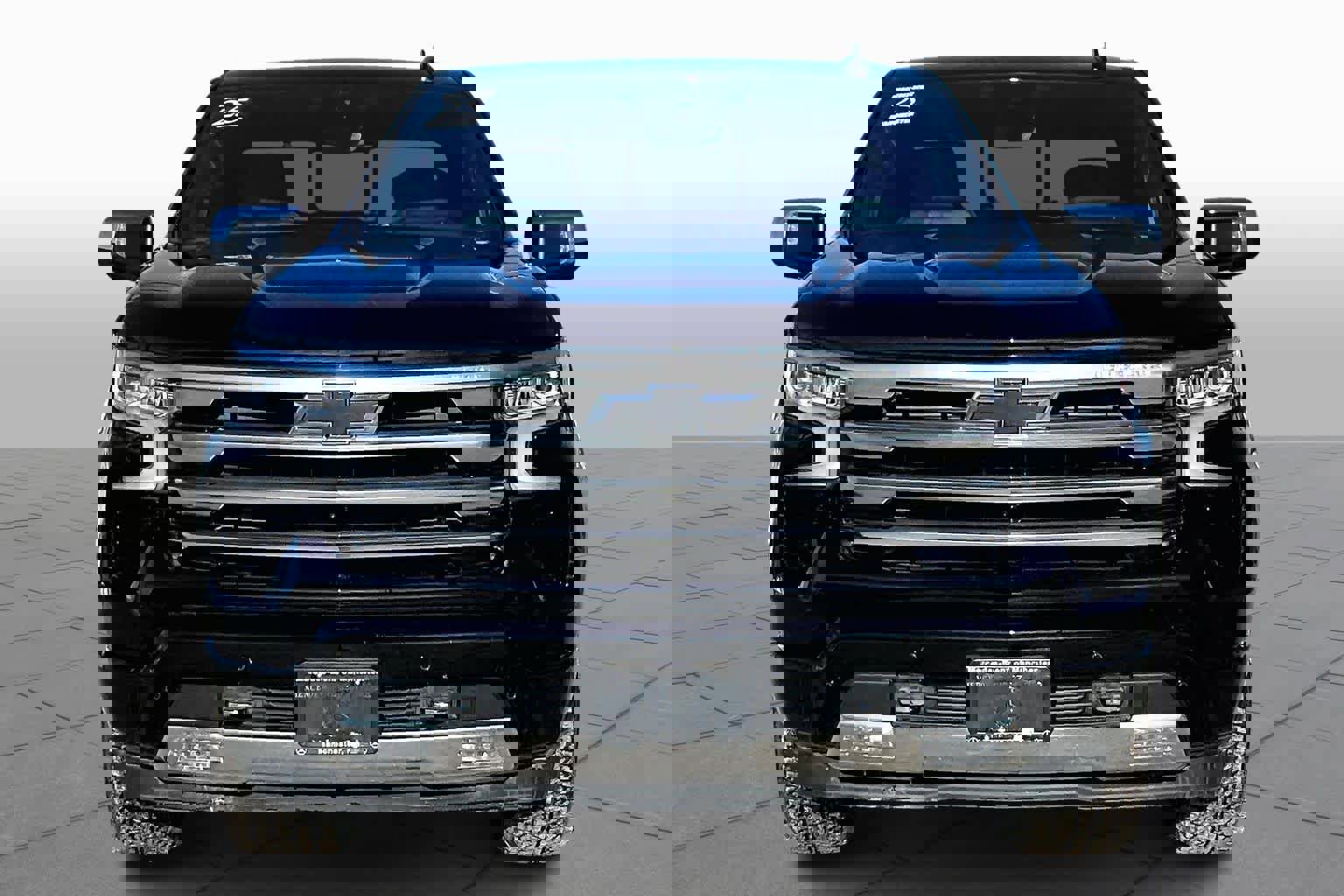 Used 2025 Chevrolet Silverado 1500 High Country w/ Technology Package AWD/4WD image 4