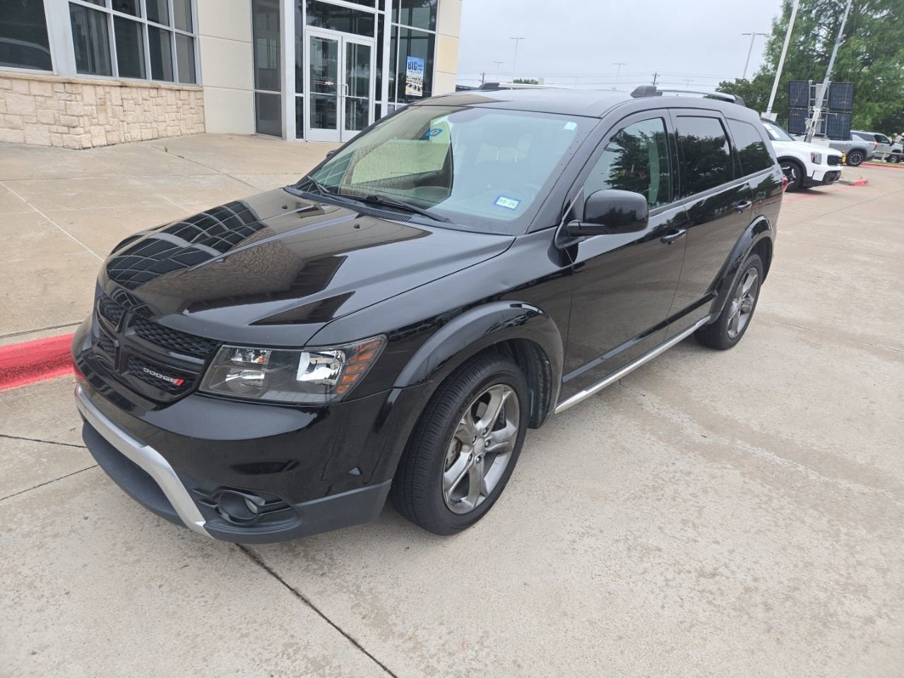 Used 2016 Dodge Journey Crossroad FWD video 1
