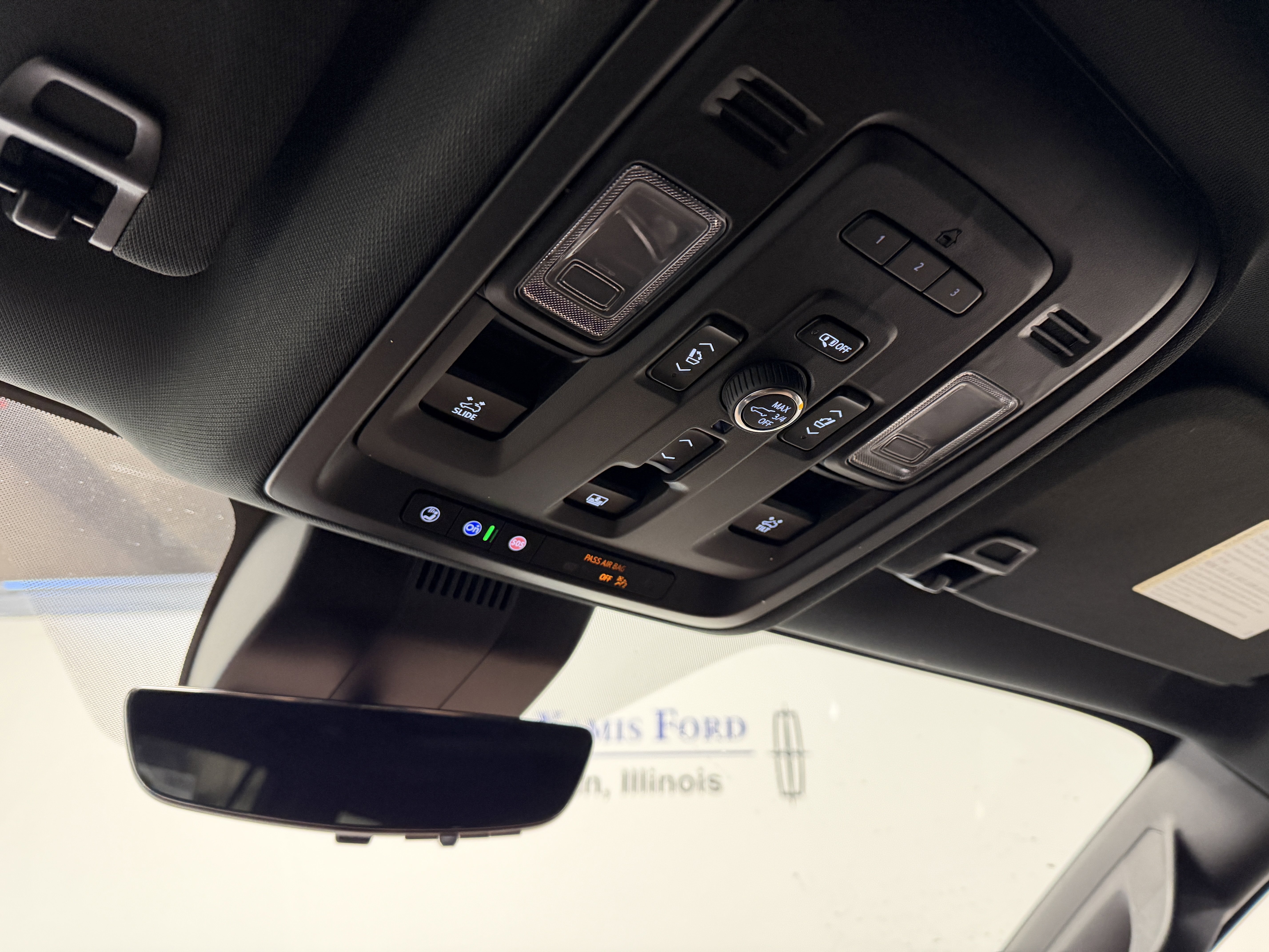 Used 2024 Chevrolet Tahoe High Country image 9