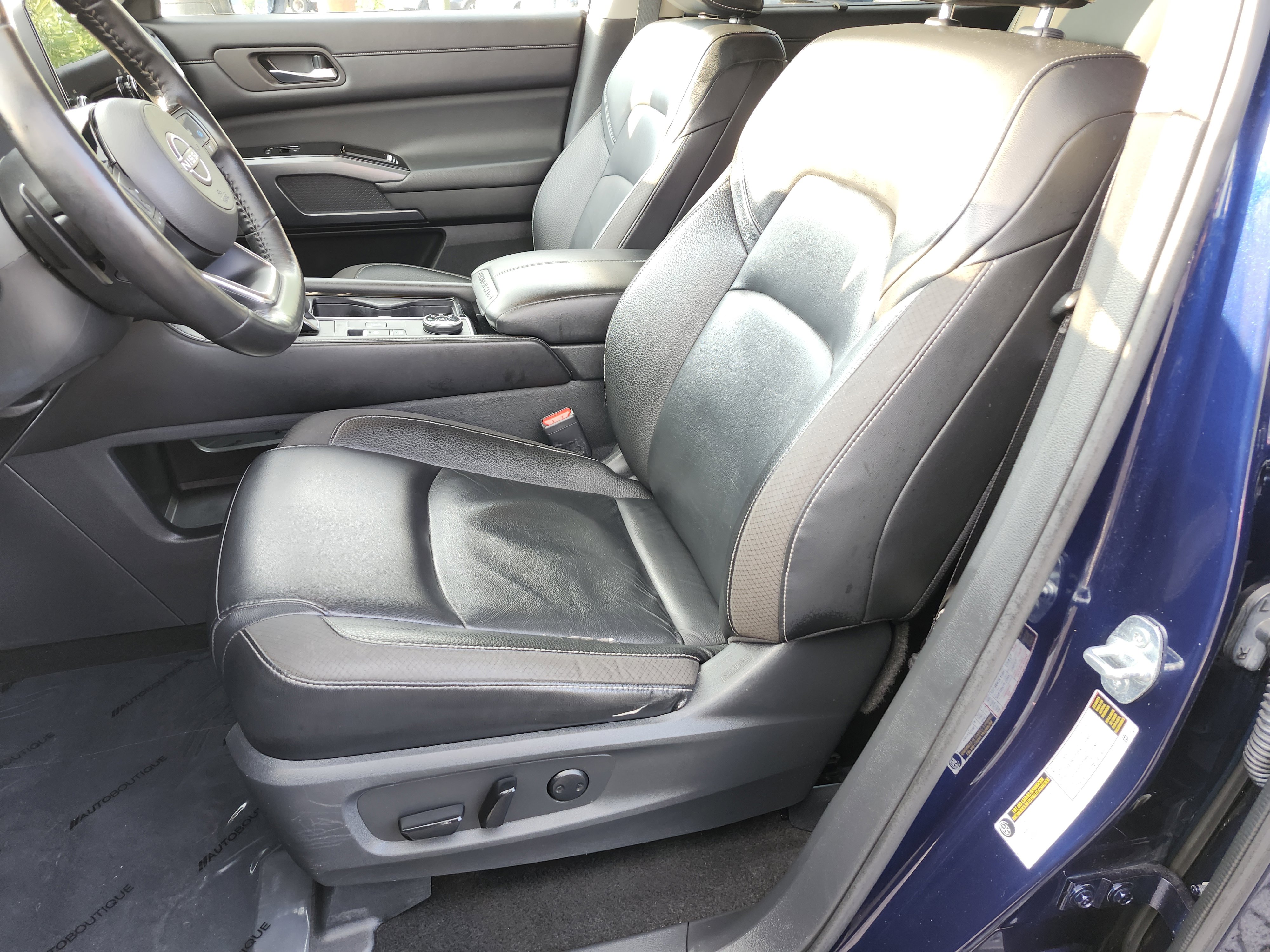 Used 2024 Nissan Pathfinder SL AWD/4WD image 26