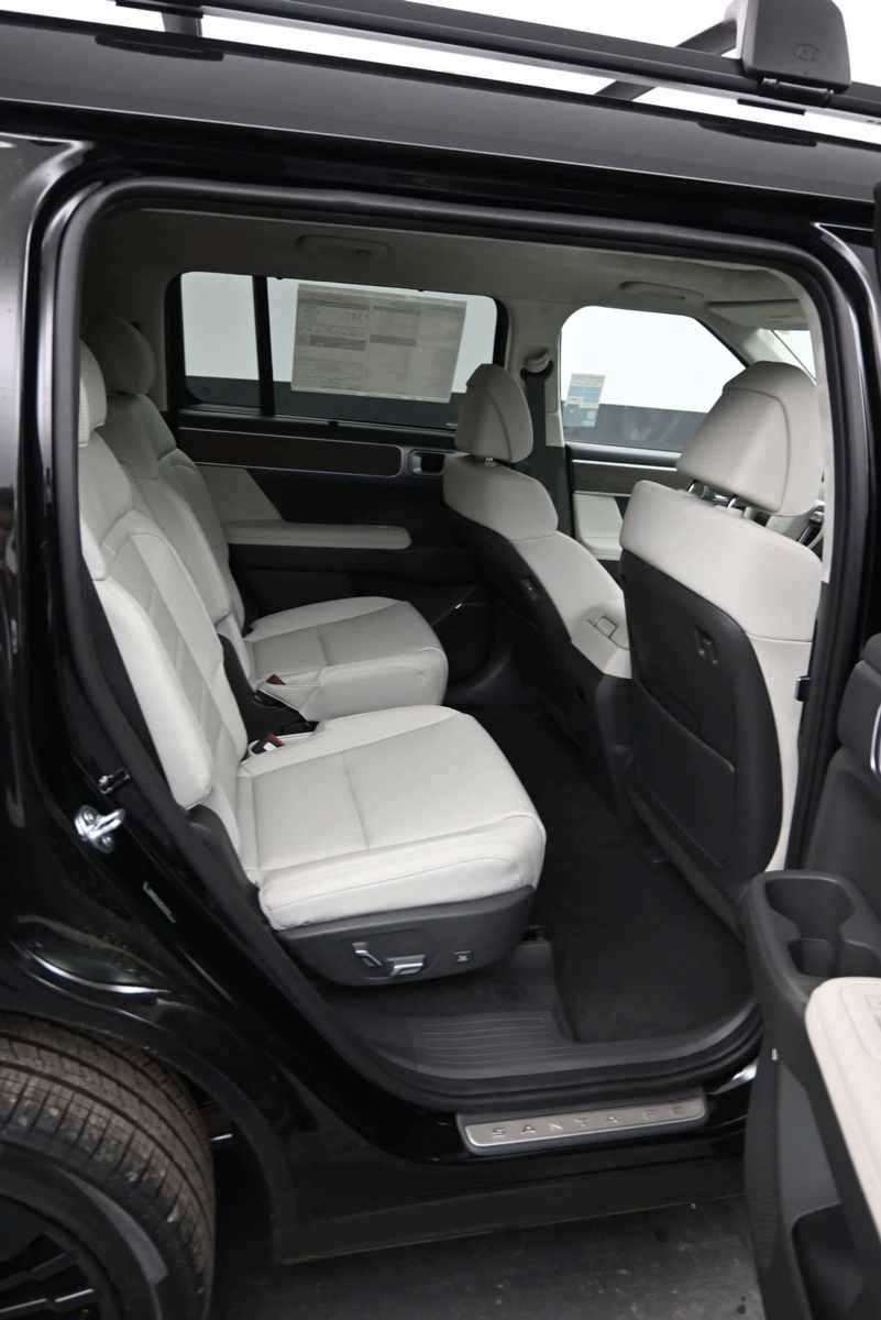 New 2026 Hyundai Santa Fe Calligraphy AWD/4WD image 12