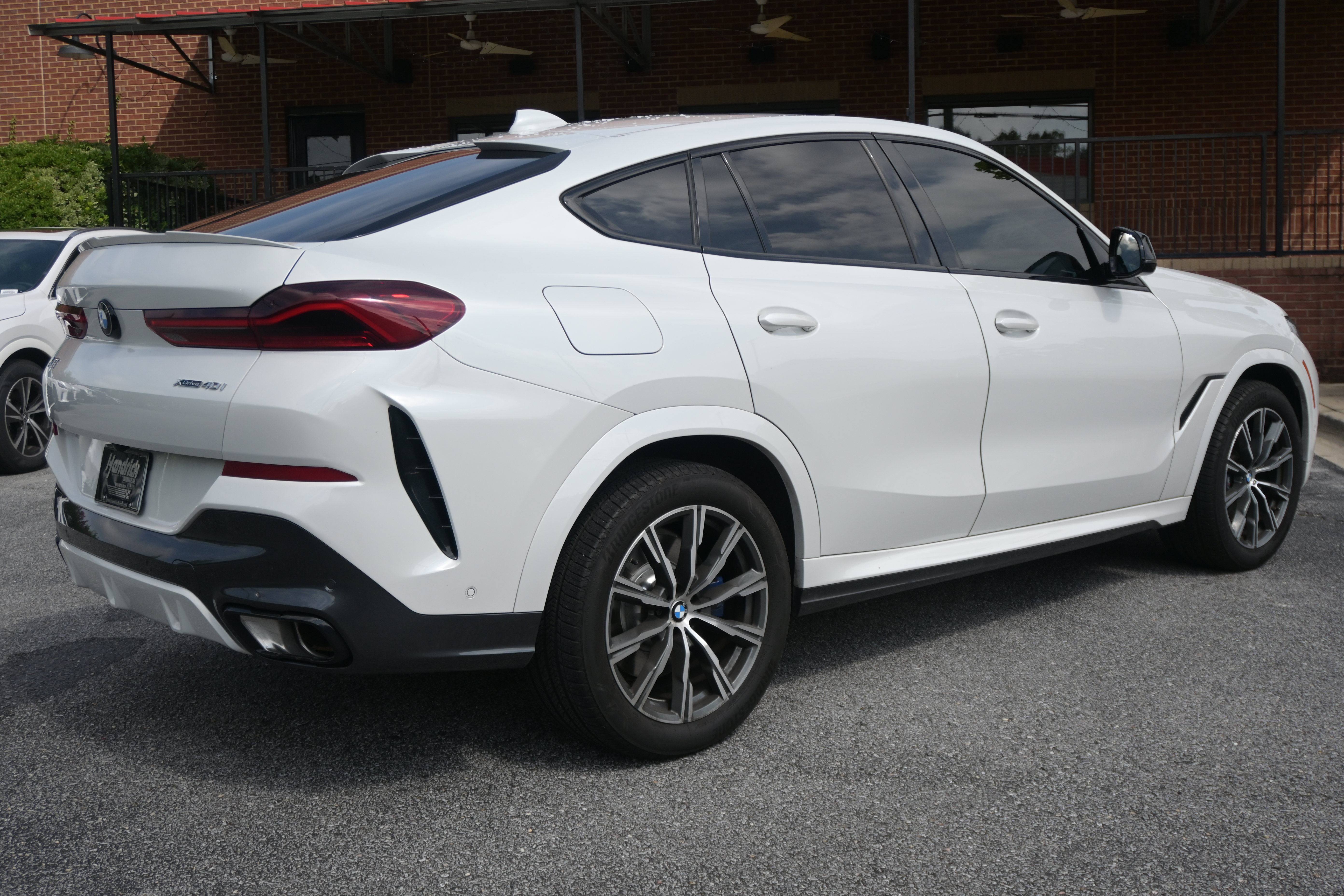 Used 2021 BMW X6 xDrive40i w/ Executive Package AWD/4WD image 9