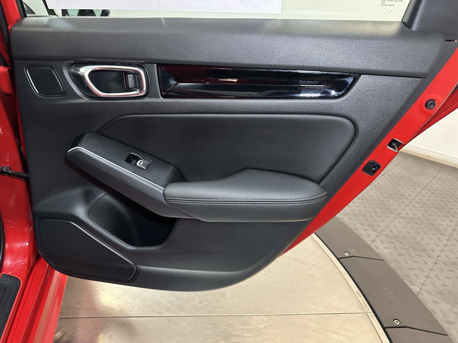 Certified 2025 Honda Civic Sport Touring image 34