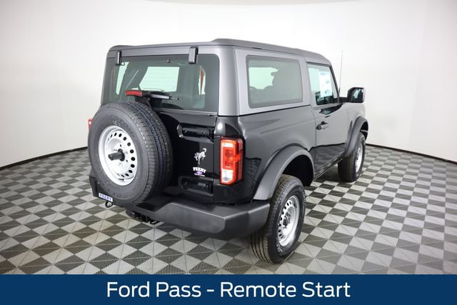 New 2026 Ford Bronco Base image 3