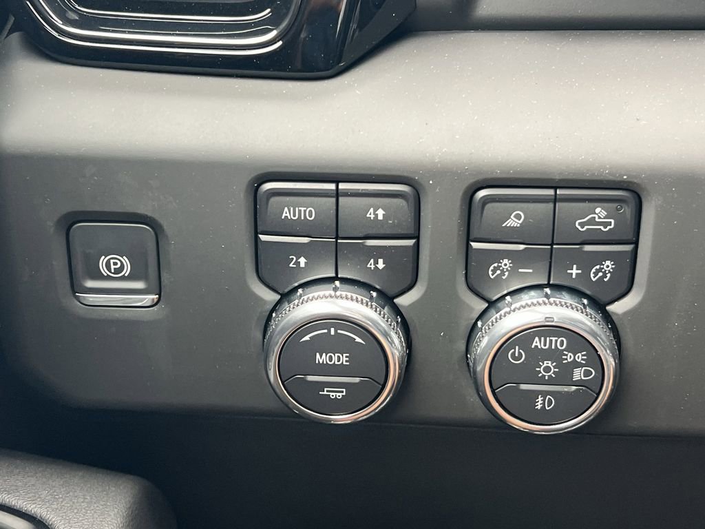 New 2025 GMC Sierra 1500 AT4 w/ Technology Package image 11