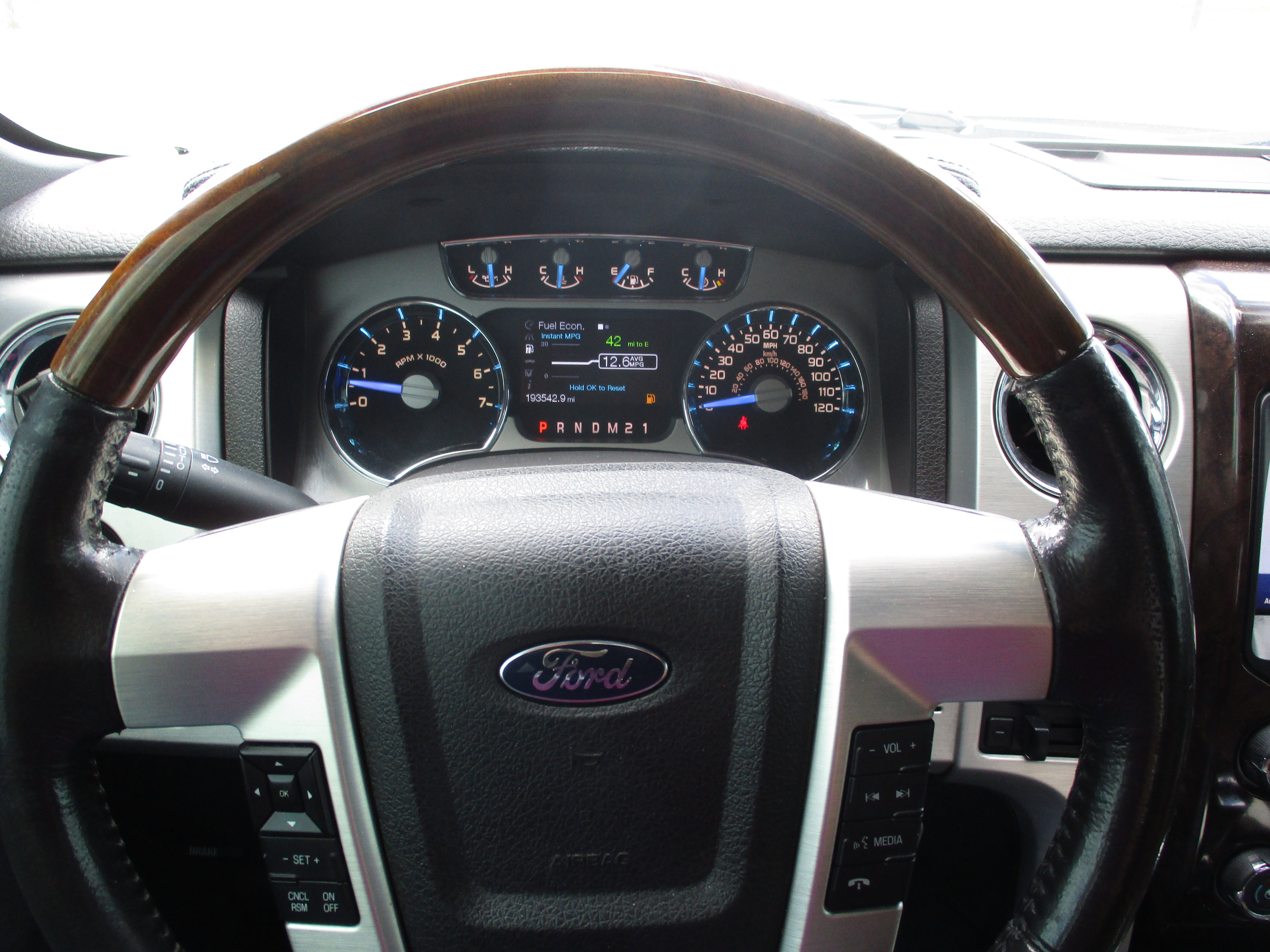 Used 2014 Ford F150 Platinum image 18
