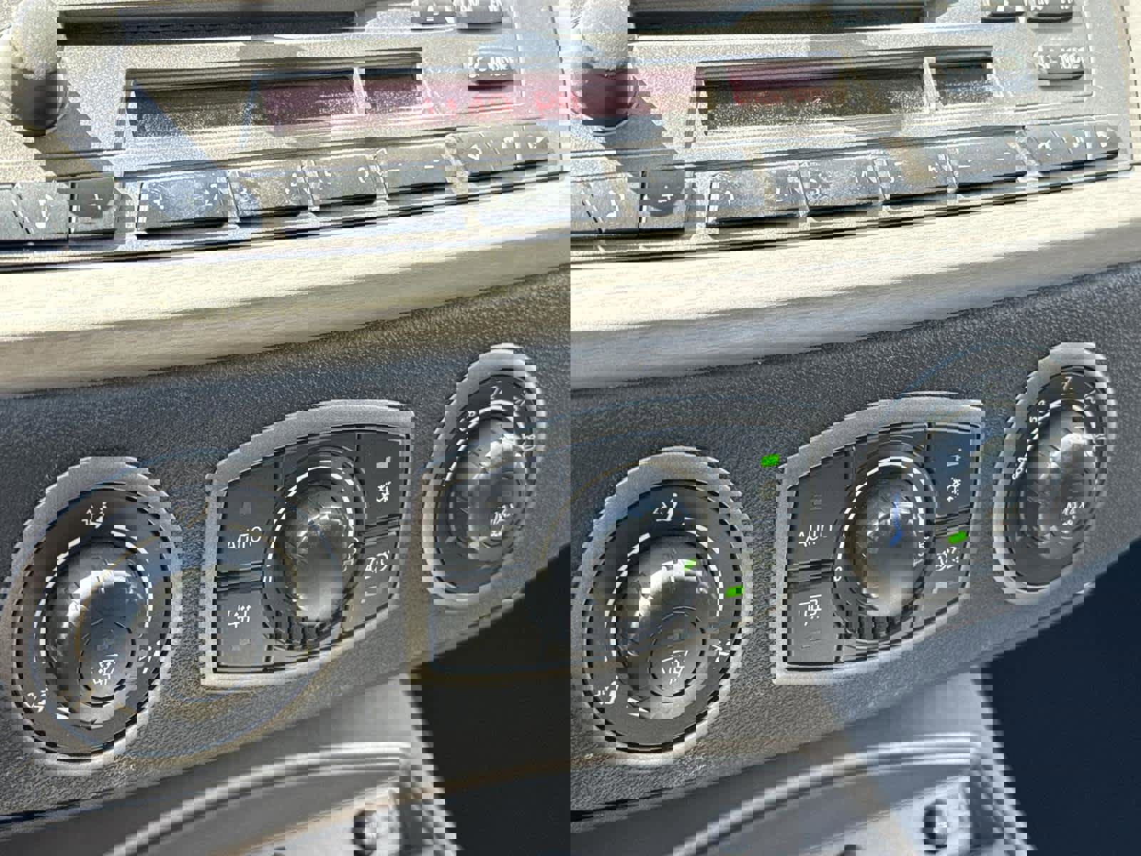 Used 2004 BMW Z4 2.5i image 30