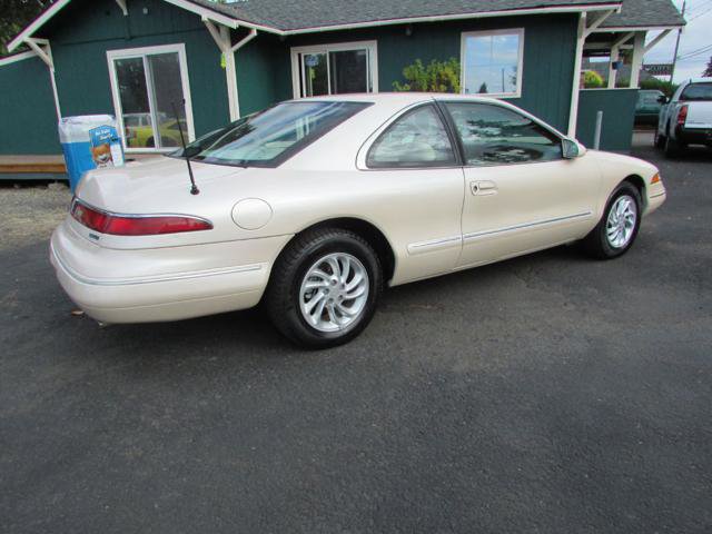 Used 1995 Lincoln Mark VIII image 4