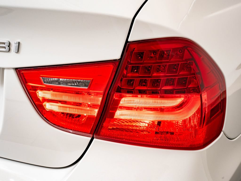 Used 2010 BMW 328i Sedan RWD image 9