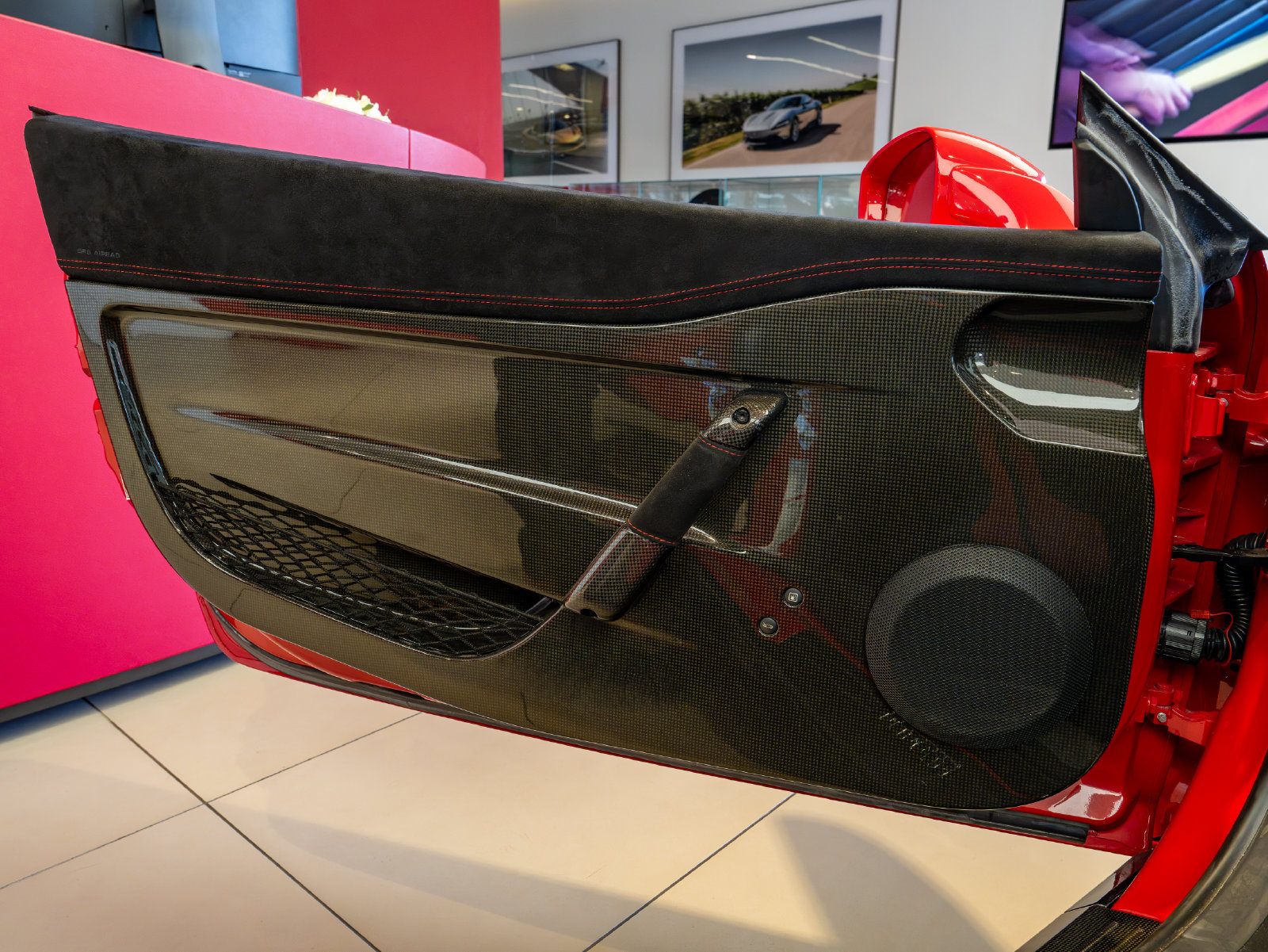 Used 2015 Ferrari 458 Speciale A RWD image 8