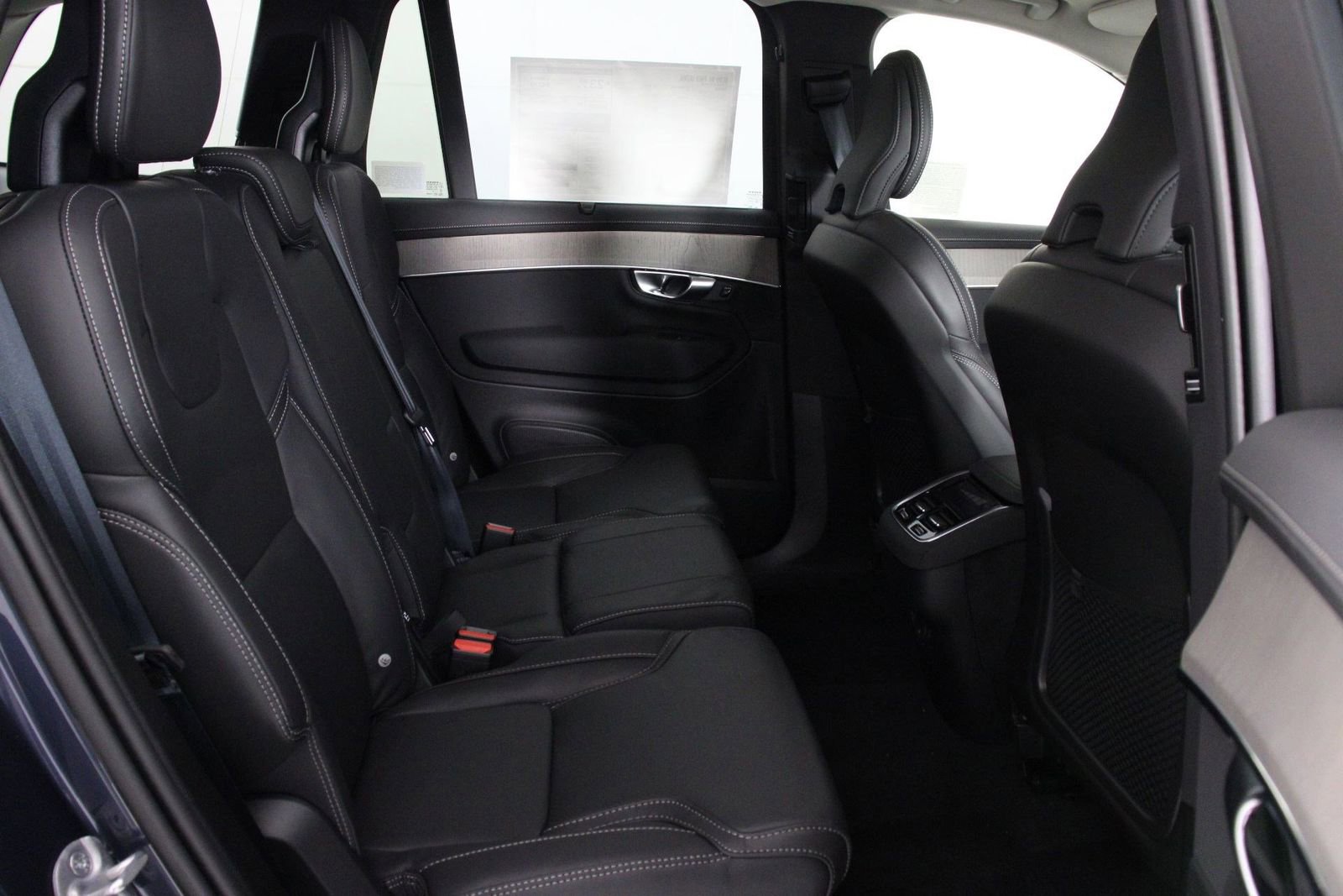 New 2025 Volvo XC90 B6 Ultra image 11