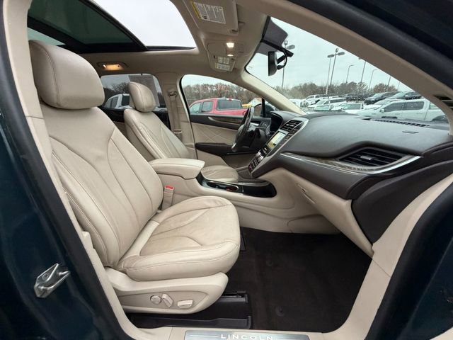Used 2019 Lincoln MKC Reserve image 9