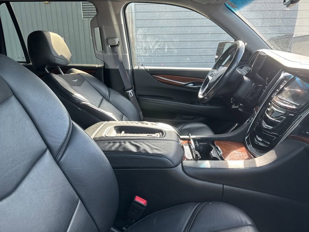 Used 2016 Cadillac Escalade Premium AWD/4WD image 12