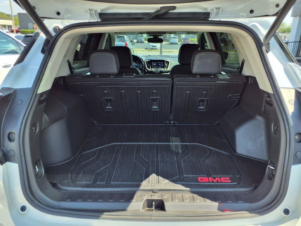 Used 2024 GMC Terrain Denali w/ Denali Premium Package AWD/4WD image 25
