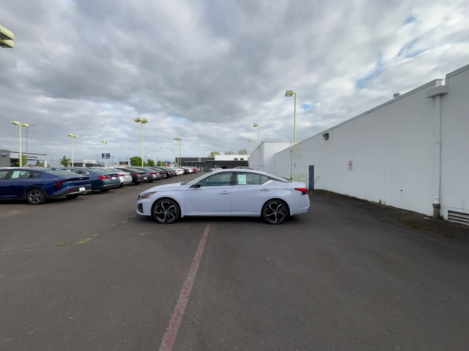 Used 2025 Nissan Altima 2.5 SR FWD image 15
