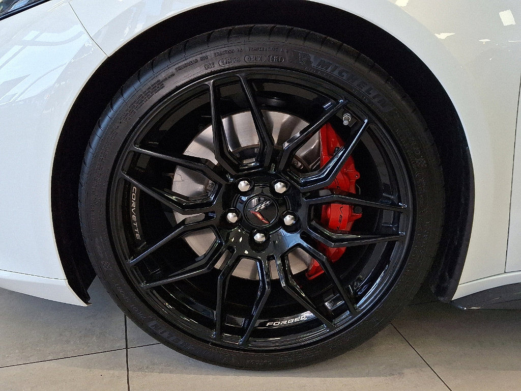 Used 2025 Chevrolet Corvette Z06 image 7
