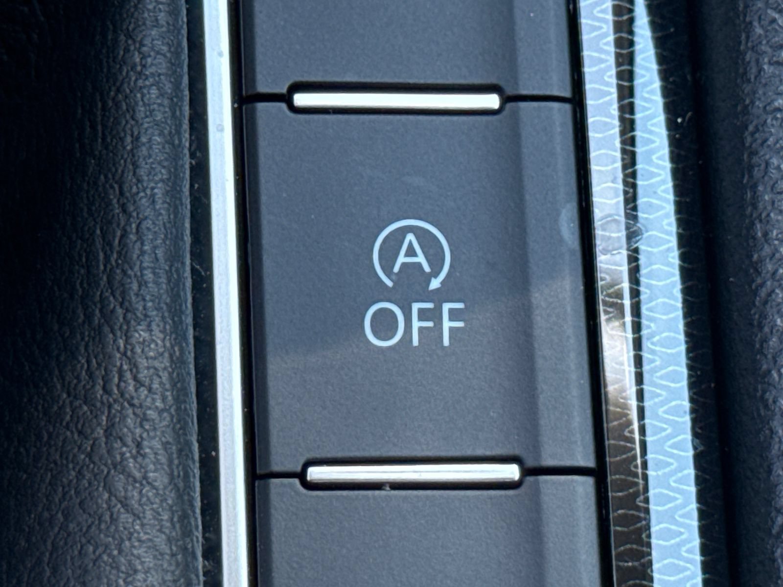 Certified 2025 Volkswagen Taos S AWD/4WD image 37