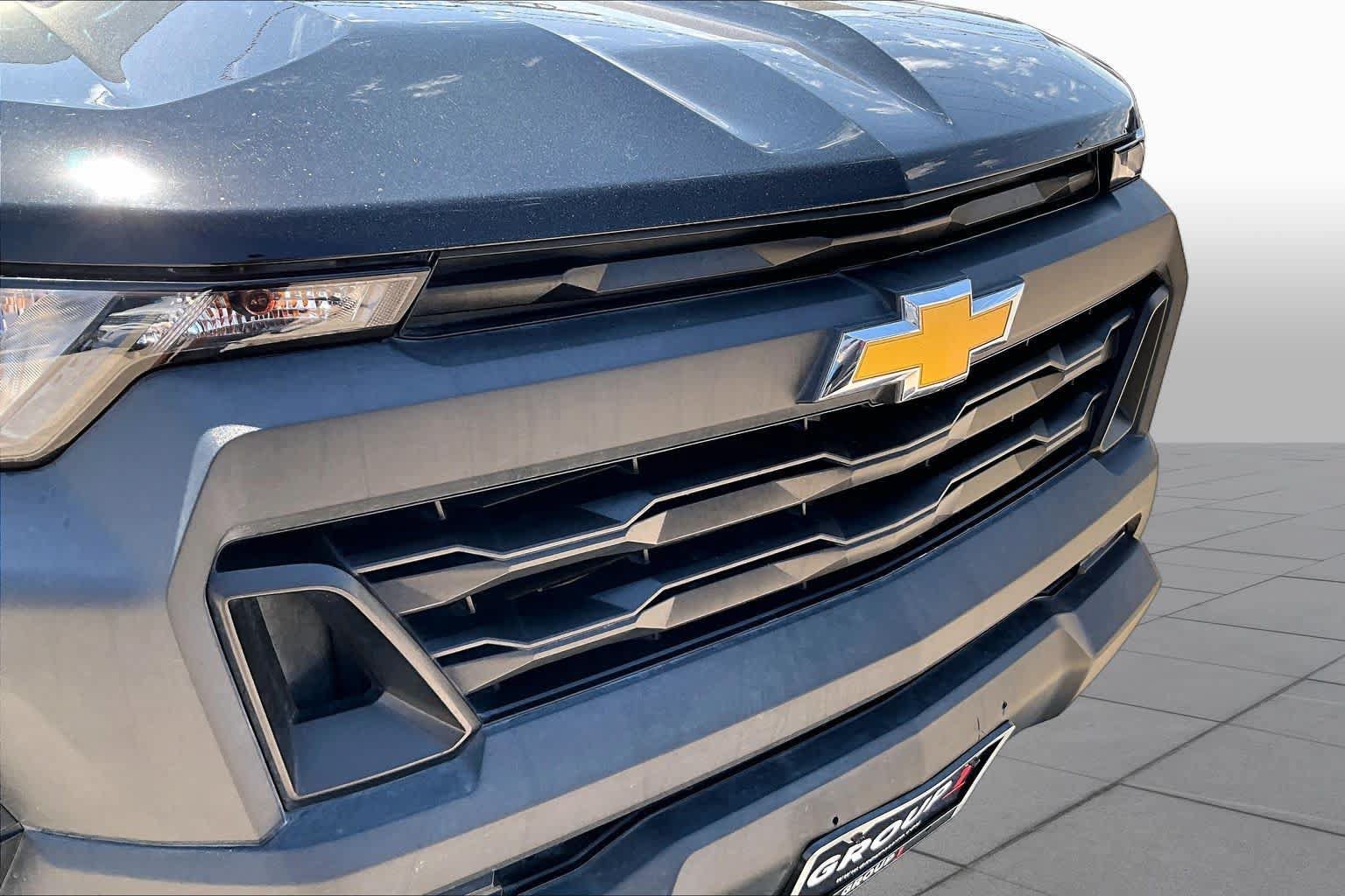 Used 2024 Chevrolet Colorado W/T w/ WT Convenience Package II RWD image 27