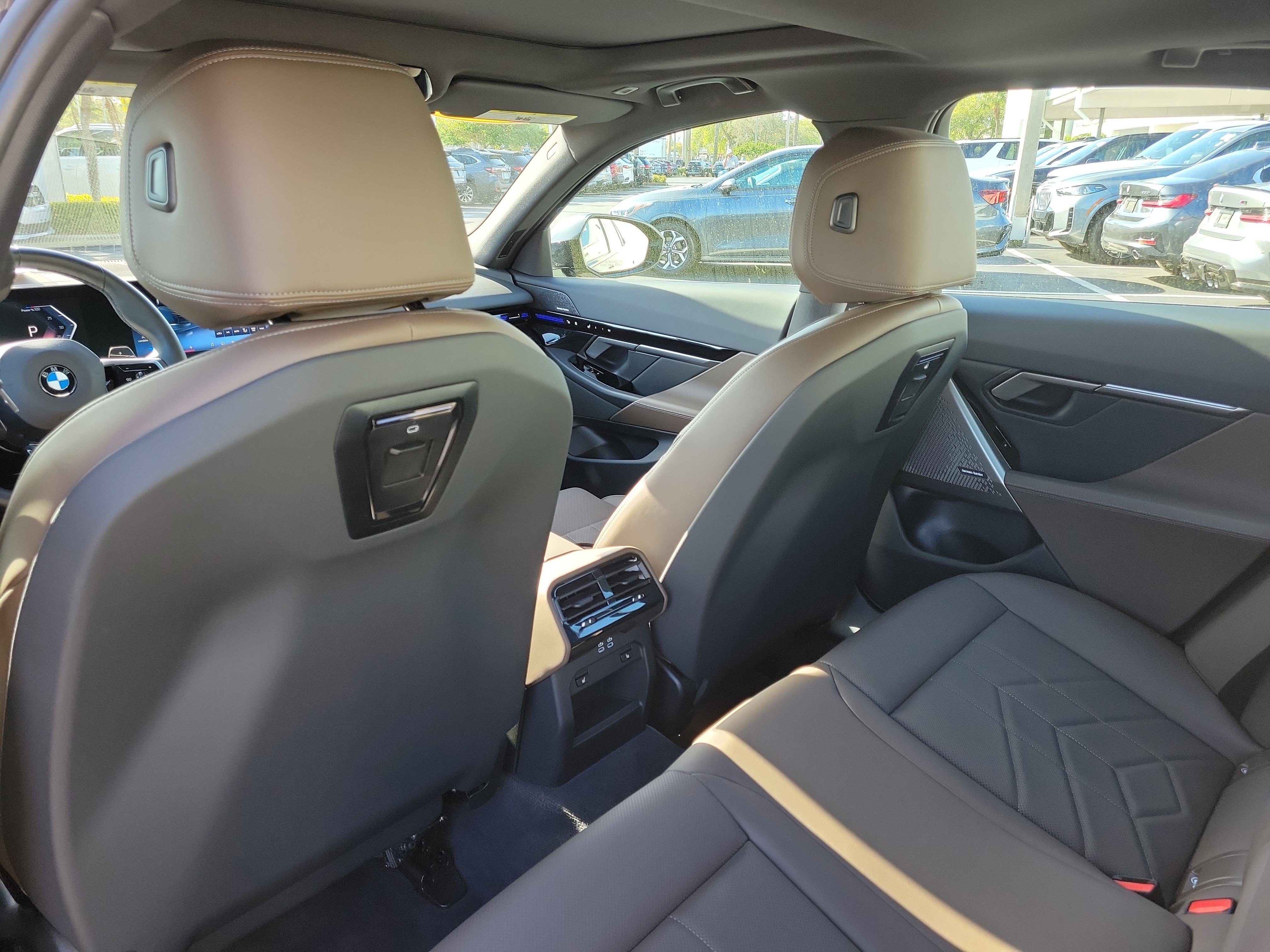 Used 2026 BMW 530i w/ M Sport Package image 11