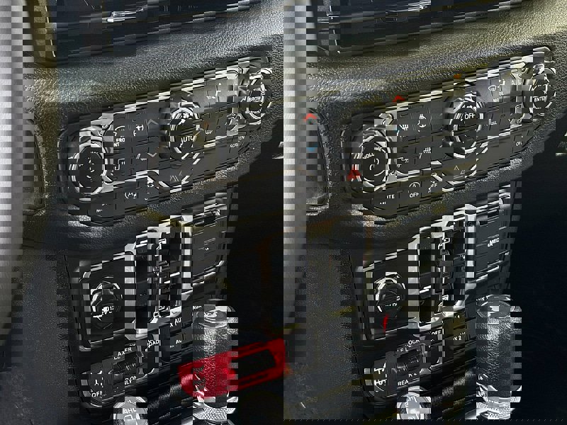 Used 2025 Jeep Wrangler Willys image 17