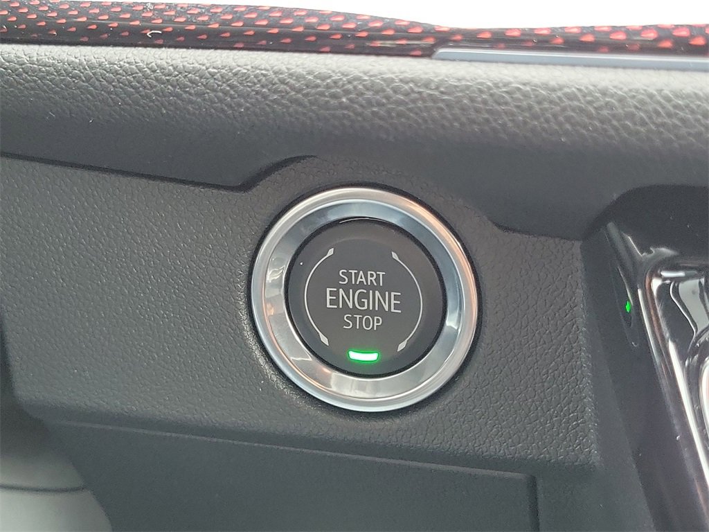 Certified 2025 Chevrolet Traverse Z71 w/ LPO, Cargo Package image 17