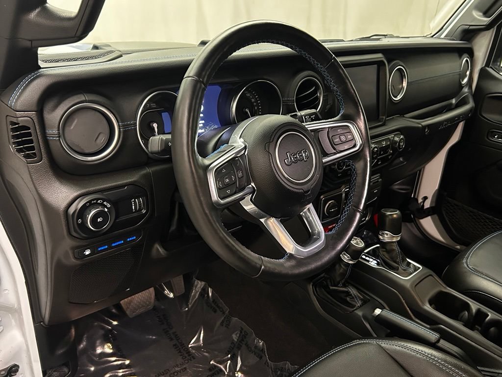 Used 2023 Jeep Wrangler Unlimited Rubicon 4xe w/ Cold Weather Group AWD/4WD image 11