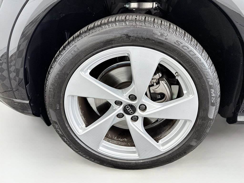 Used 2025 Audi Q5 Premium Plus w/ Premium Plus image 29