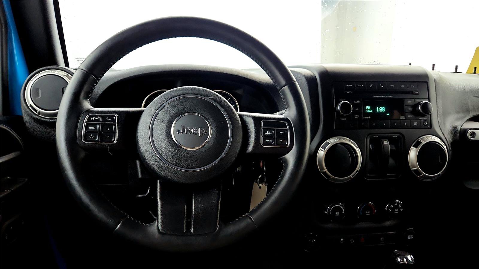 Used 2018 Jeep Wrangler Sahara w/ Connectivity Group image 19