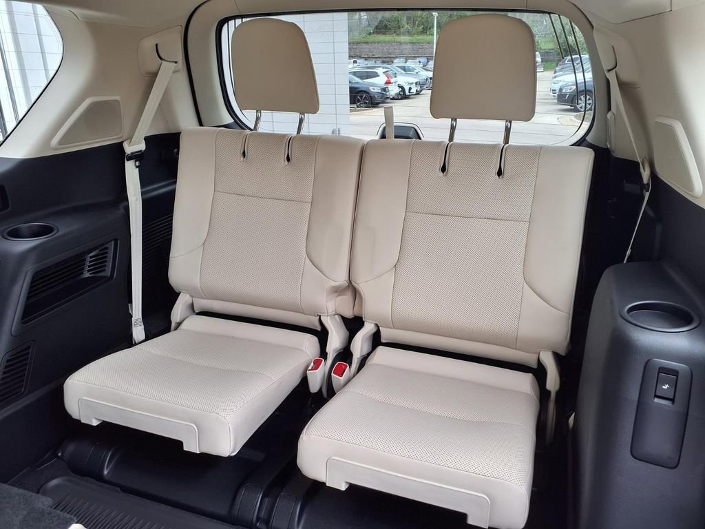 Used 2023 Lexus GX 460 Premium w/ Accessory Package AWD/4WD image 9