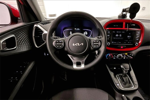 Used 2025 Kia Soul LX w/ LX Technology Package image 5
